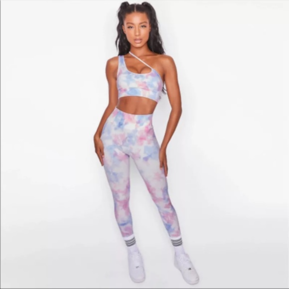 🤩 Zoe Tie-Dye Workout Set 🤩 - Picture 3 of 12